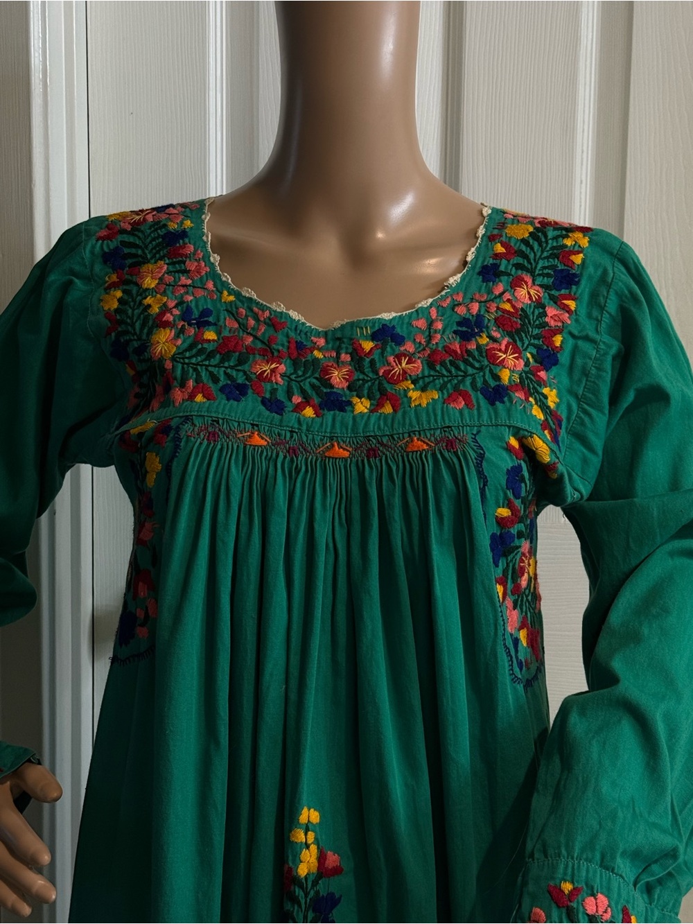 Vintage Mexican Oaxacan Embroidered Green Maxi Dress Long Sleeves Hippie S M - Picture 2 of 14
